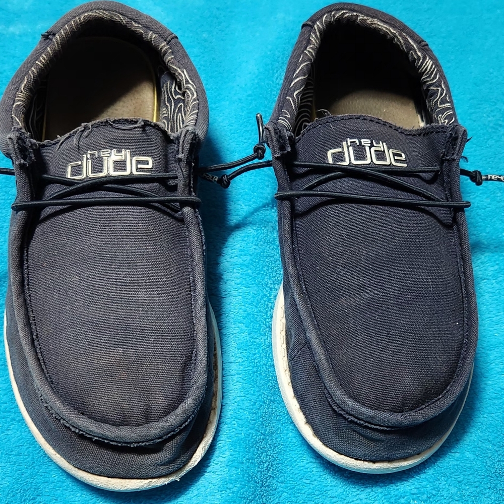Children's Hey Dude Navy Casual Shoes size Y4